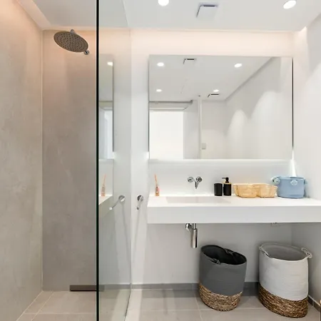 Palo Alto Apartment *